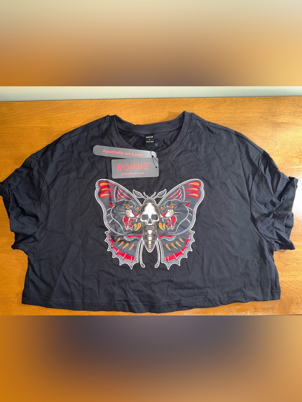 NWT ROMWE Black Short Sleeve Tee with Skull Butterfly Graphic 💀🦋🐆